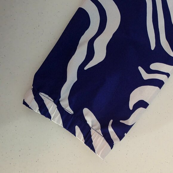 Zenergy by Chico's White and Royal Blue Jacket with zipper at front    T574 - Picture 11 of 11